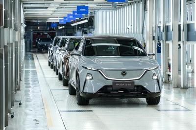 馬自達EZ-60雙喜臨門，榮膺“2025中國十佳車身”及“最佳材料獎”